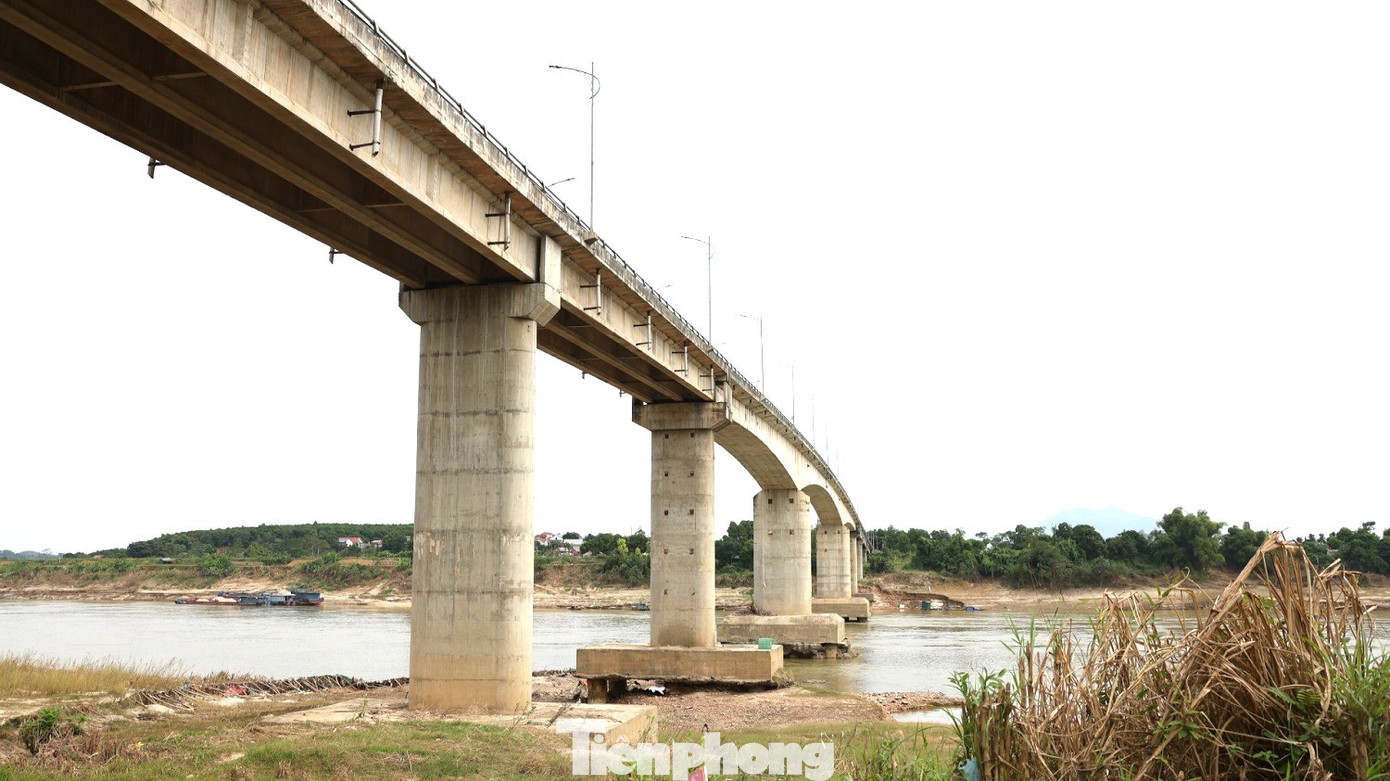 Nhà thầu thi công cầu Sông Lô cho rằng sự cố là 'do mưa lũ', 2 lần xin tự bỏ tiền ra sửa chữa - Ảnh 1