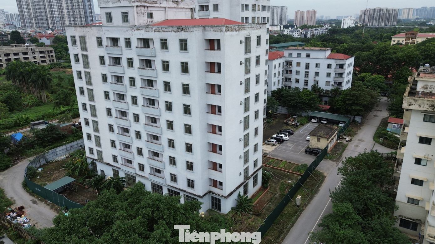 Cảnh lạnh lẽo, lãng phí khu 7 tòa nhà tái định cư bỏ hoang ở Hà Nội - Ảnh 4