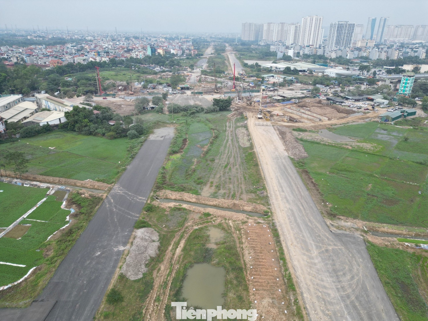 Cận cảnh các đoạn đường song hành Vành đai 4 Hà Nội nguy cơ vỡ tiến độ - Ảnh 5