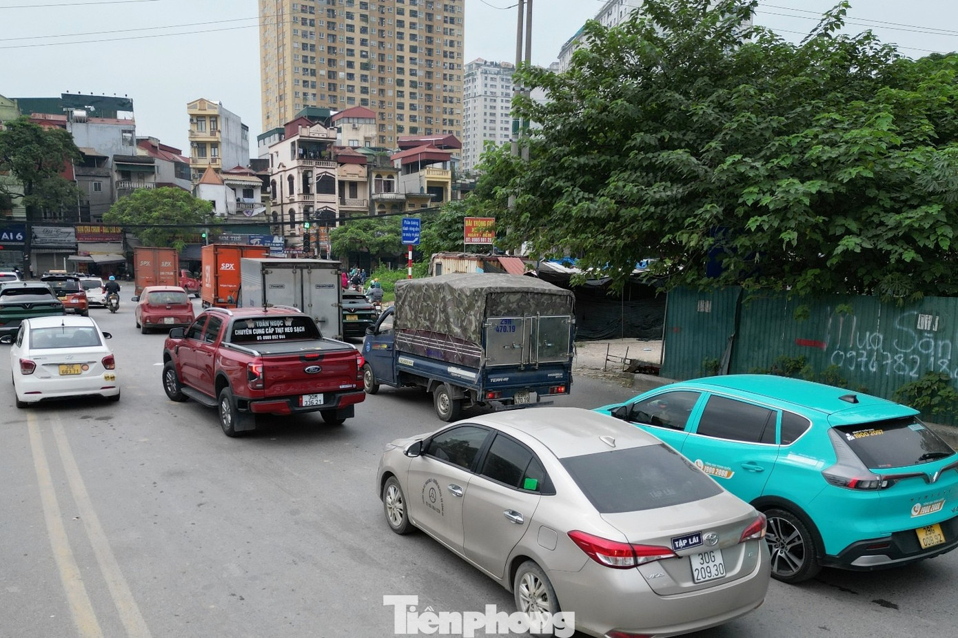 Nút giao ‘dị dạng’ ở Hà Nội lại vỡ tiến độ mặt bằng, giao thông ùn tắc - Ảnh 6