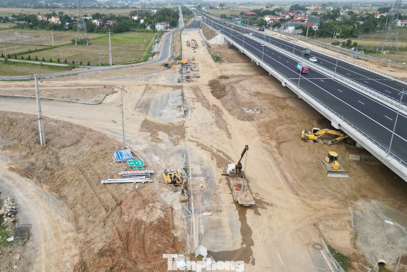 Toàn cảnh cầu vượt trên cao tốc Bắc - Nam qua Ninh Bình vừa thông xe - Ảnh 6