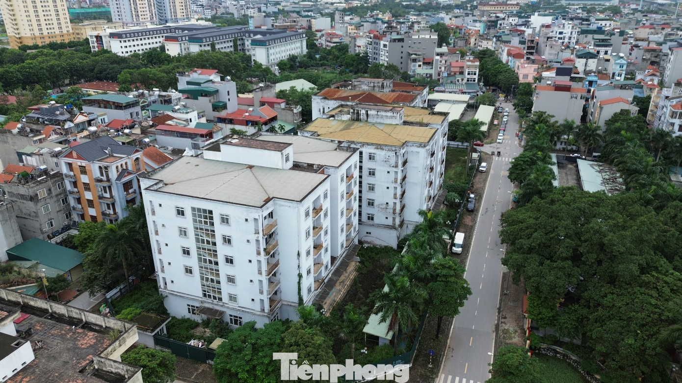 Cảnh lạnh lẽo, lãng phí khu 7 tòa nhà tái định cư bỏ hoang ở Hà Nội - Ảnh 2