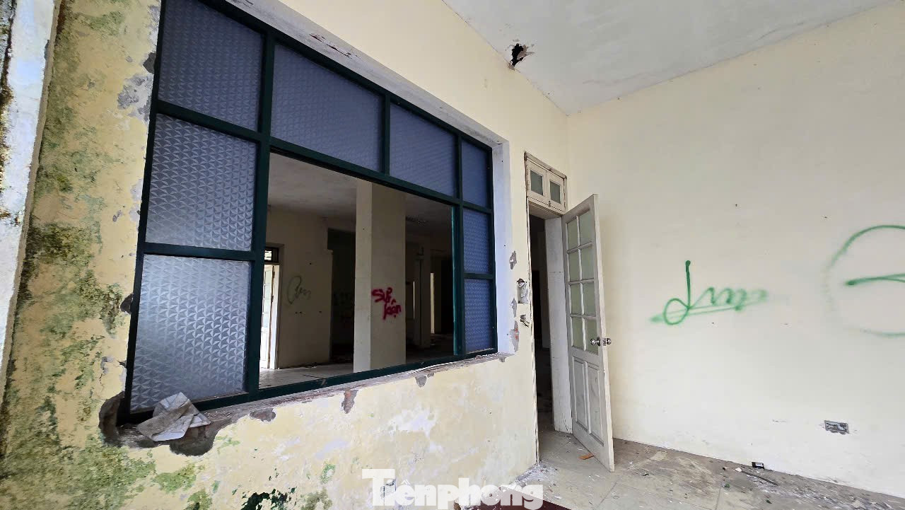 Cảnh lạnh lẽo, lãng phí khu 7 tòa nhà tái định cư bỏ hoang ở Hà Nội - Ảnh 9