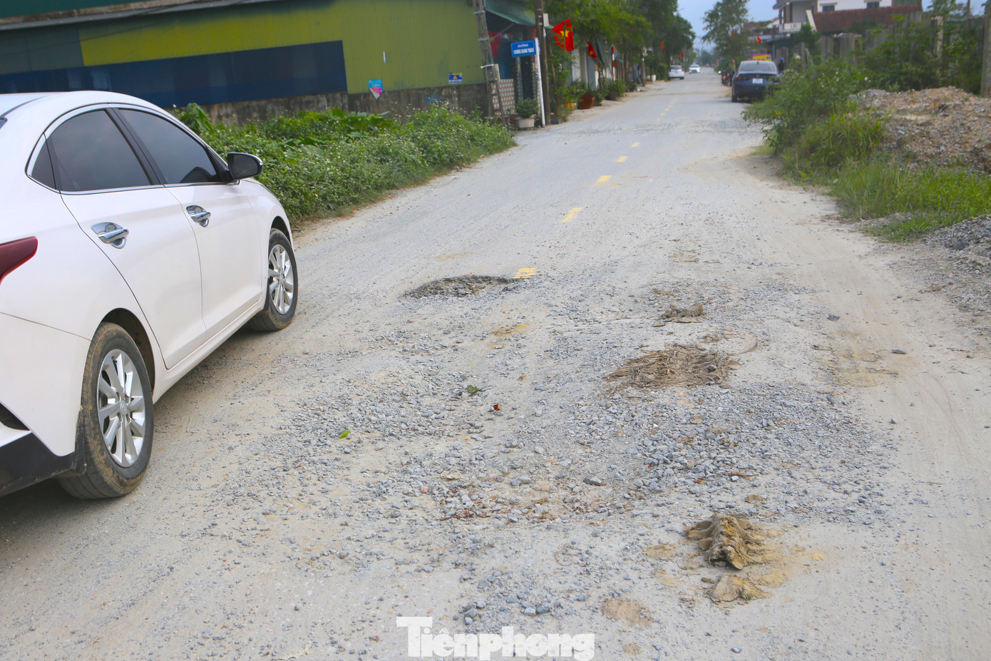 Dự án 851 tỷ thi công ì ạch: Đường nát bét, dân khổ mỗi ngày - Ảnh 9