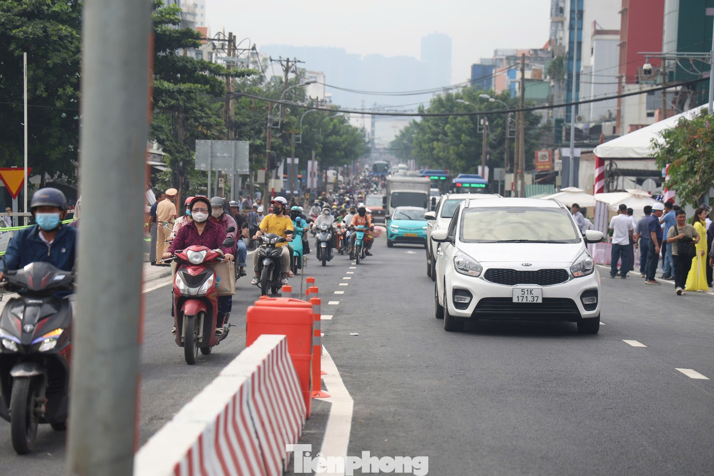 Toàn cảnh cầu Bình Triệu 1 sau khi được 'thần đèn' nâng tĩnh không - Ảnh 12