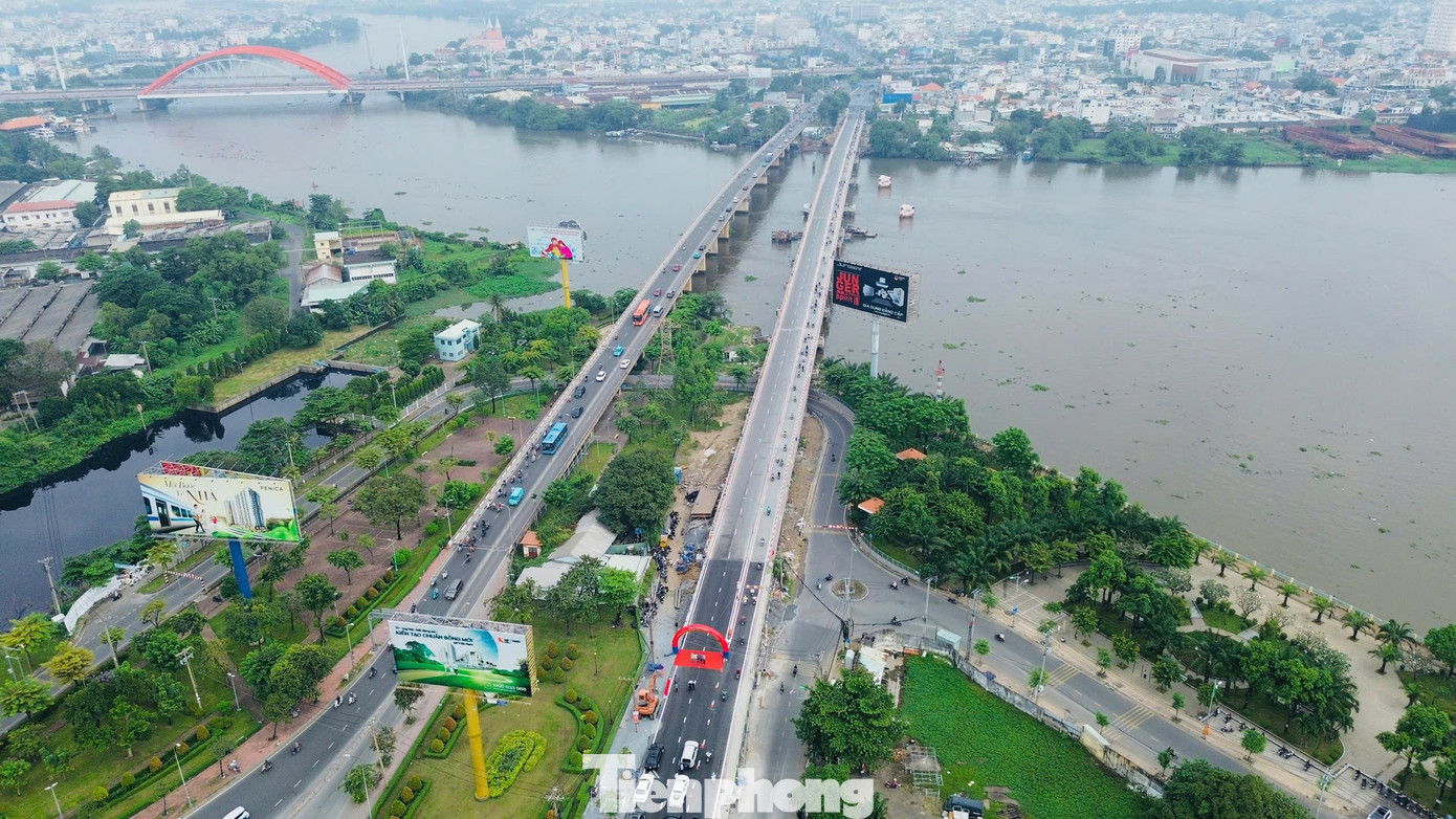 Toàn cảnh cầu Bình Triệu 1 sau khi được 'thần đèn' nâng tĩnh không - Ảnh 1