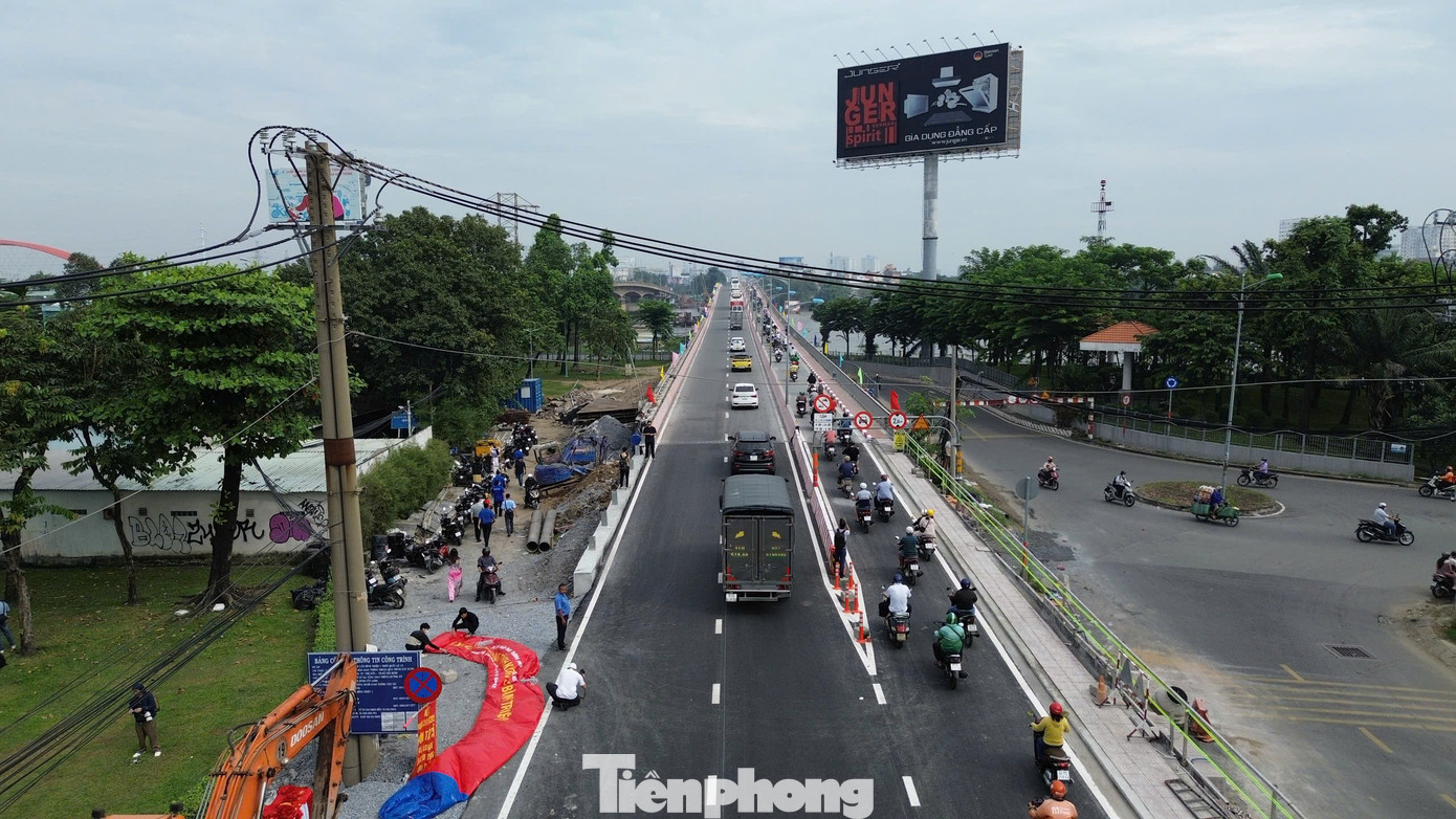 Toàn cảnh cầu Bình Triệu 1 sau khi được 'thần đèn' nâng tĩnh không - Ảnh 10