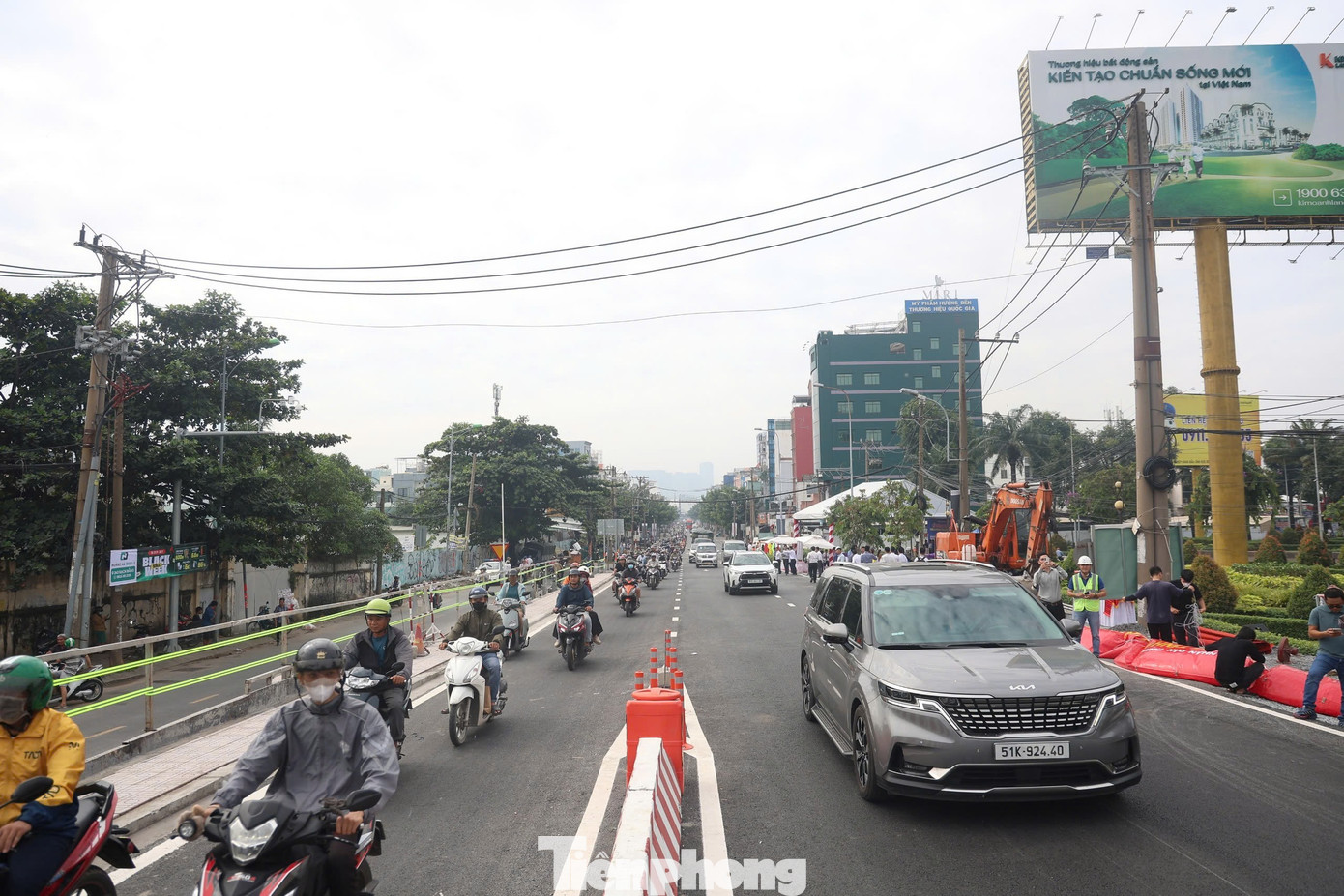 Toàn cảnh cầu Bình Triệu 1 sau khi được 'thần đèn' nâng tĩnh không - Ảnh 11