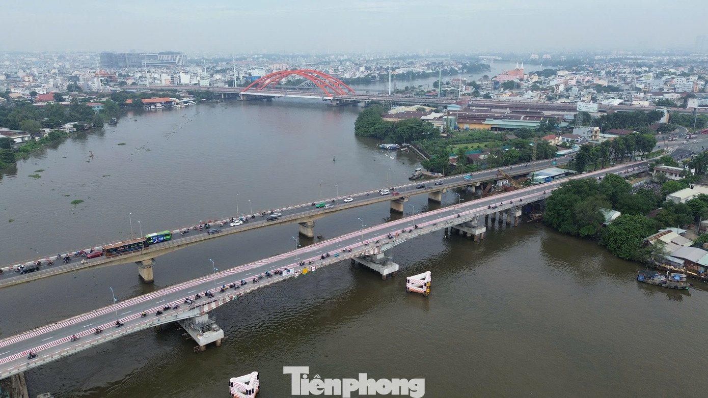 Toàn cảnh cầu Bình Triệu 1 sau khi được 'thần đèn' nâng tĩnh không - Ảnh 3