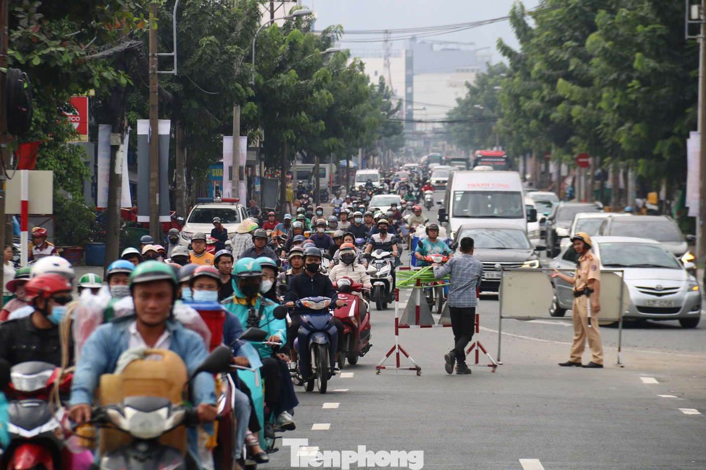Toàn cảnh cầu Bình Triệu 1 sau khi được 'thần đèn' nâng tĩnh không - Ảnh 9