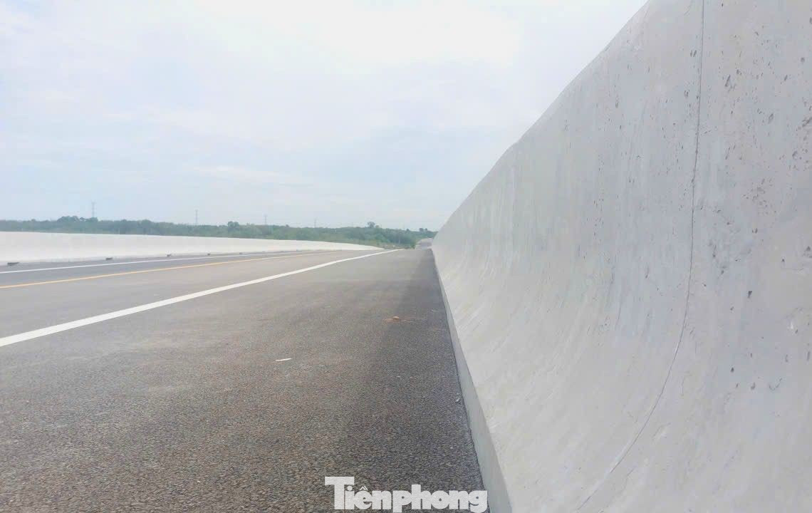 Nhìn toàn cảnh cầu vượt sông Sài Gòn nối TPHCM và Tây Ninh trước ngày thông xe - Ảnh 10