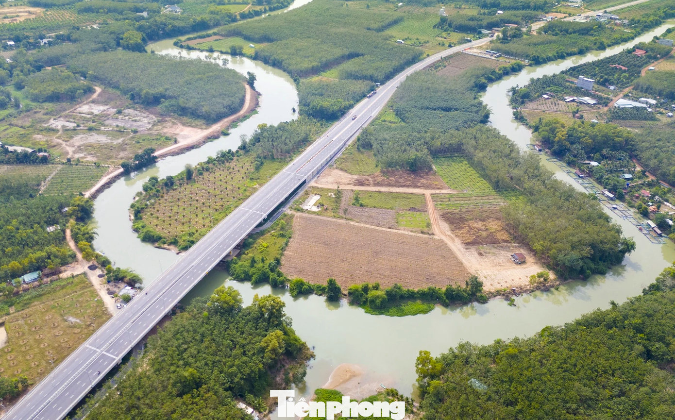 Cầu đường nghìn tỷ nối TPHCM với Tây Ninh thông xe chưa lâu đã 2 lần 'chắp vá' - Ảnh 7