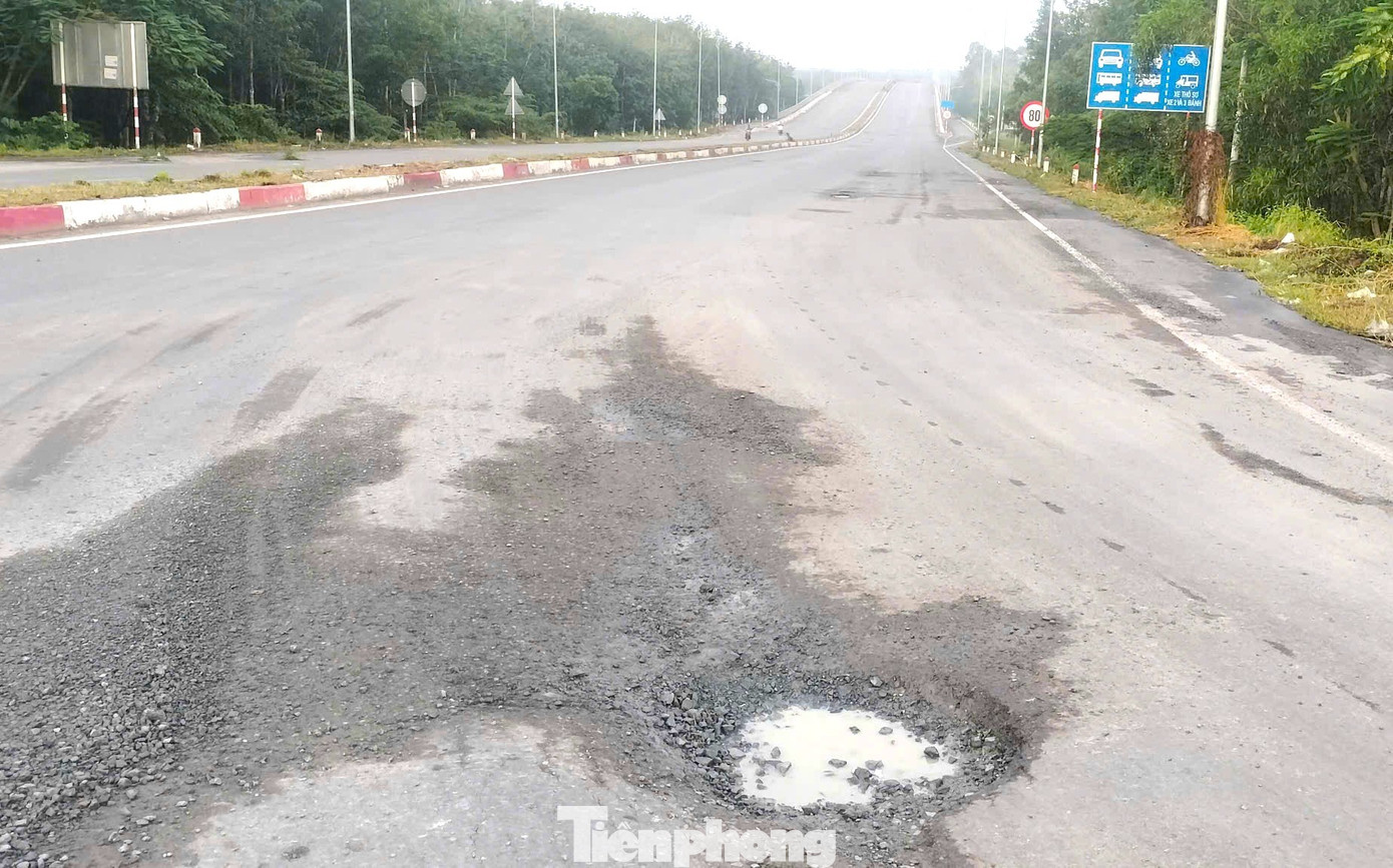 Cầu đường nghìn tỷ nối TPHCM với Tây Ninh thông xe chưa lâu đã 2 lần 'chắp vá' - Ảnh 1