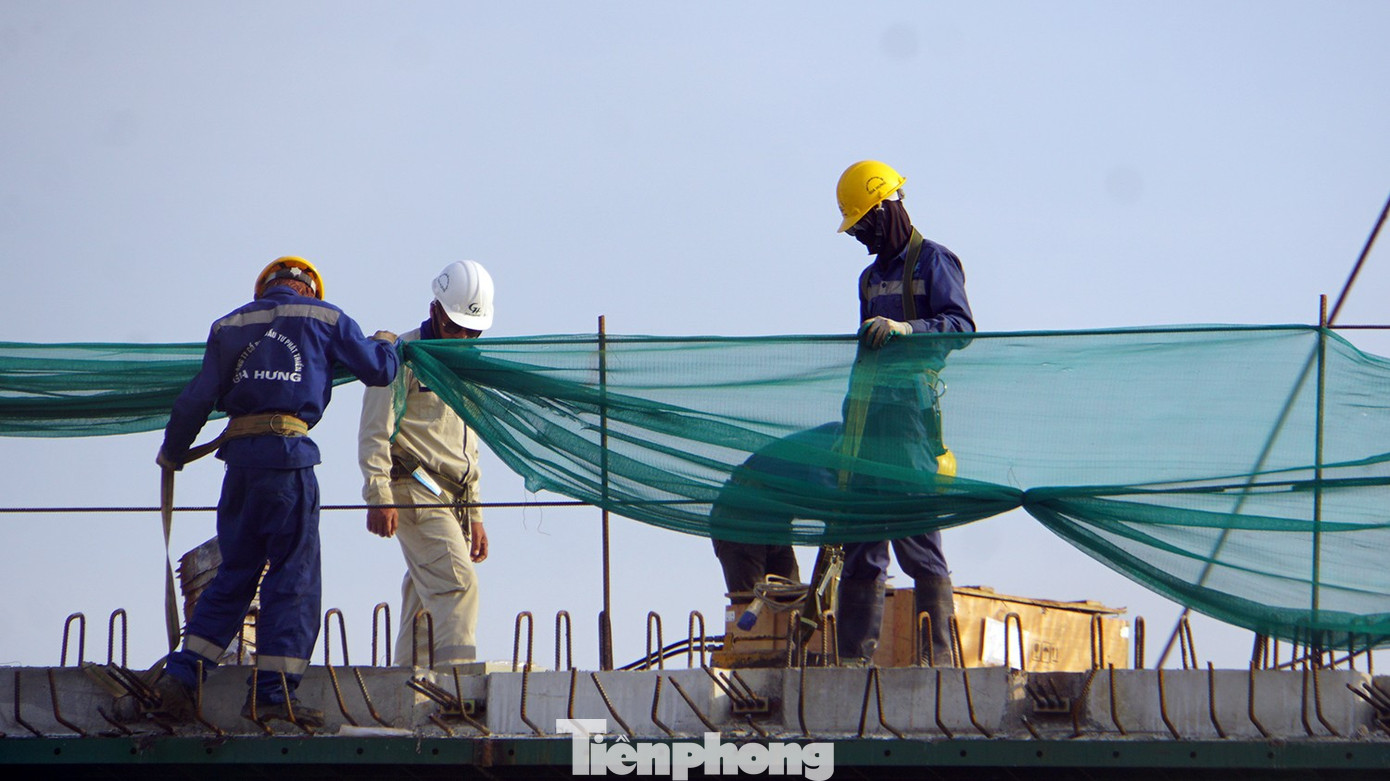 Gấp rút thi công tuyến đường vành đai 2 Hải Phòng - Ảnh 7