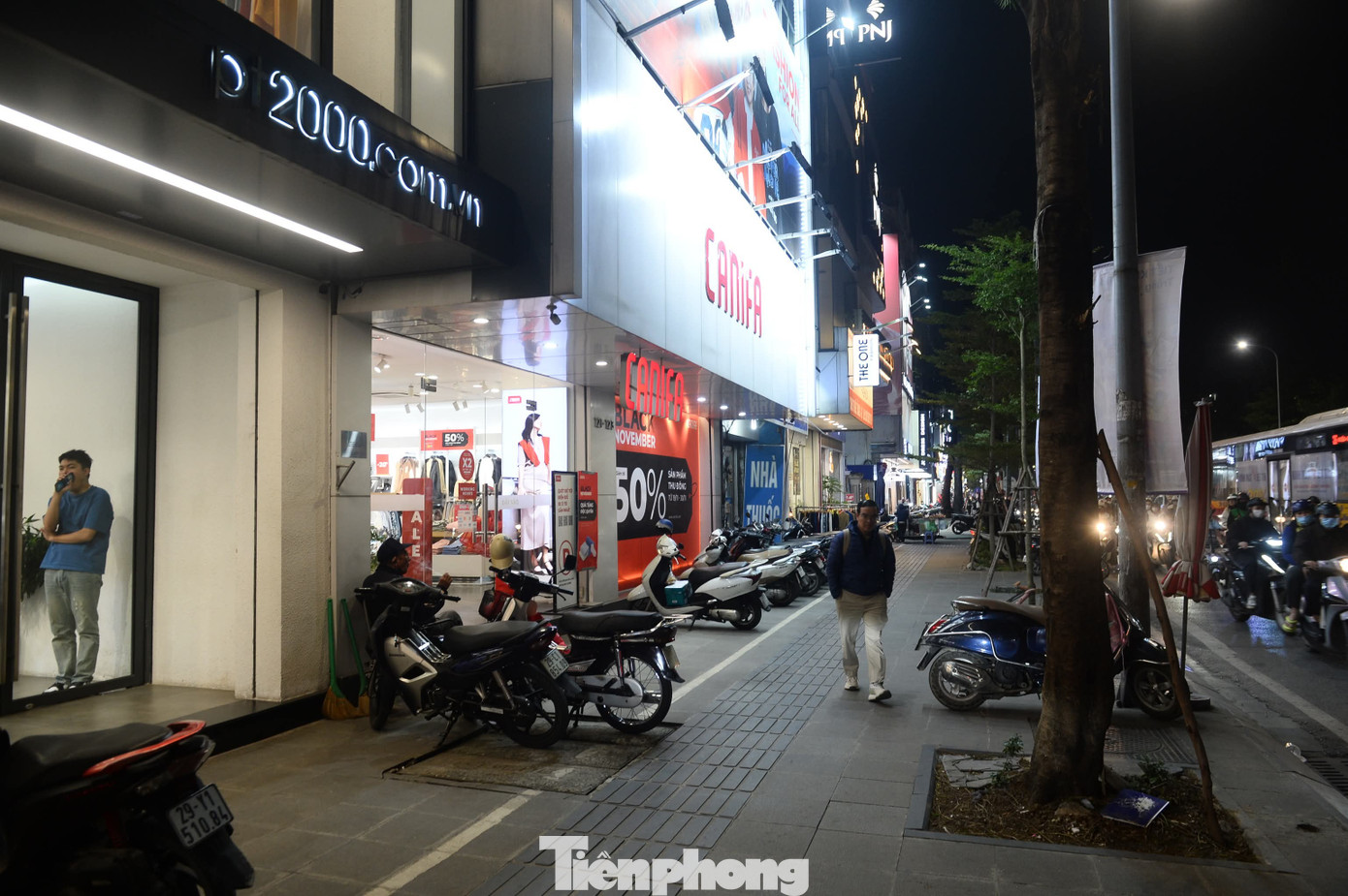 Black Friday giảm giá 'sốc' 90% vẫn ế chỏng ế chơ - Ảnh 9