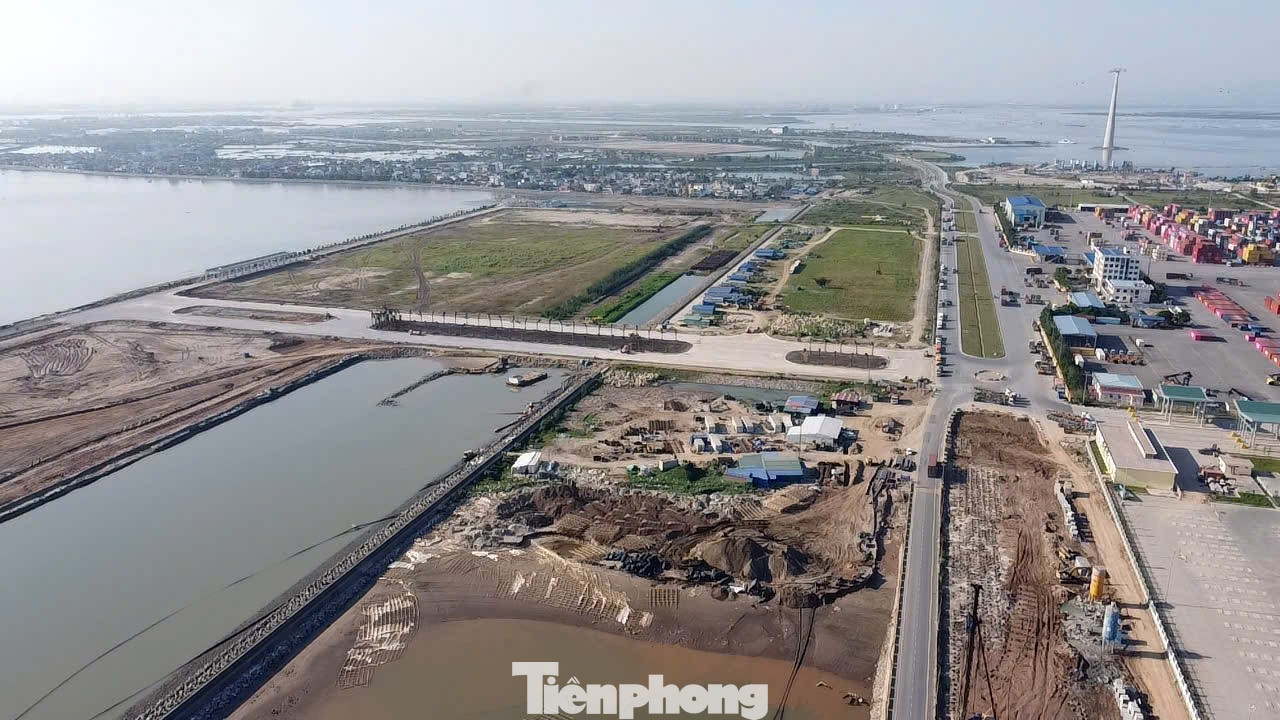 Tăng tốc thi công dự án mở đường kết nối cảng nước sâu Lạch Huyện - Ảnh 2