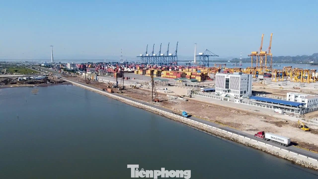 Tăng tốc thi công dự án mở đường kết nối cảng nước sâu Lạch Huyện - Ảnh 18