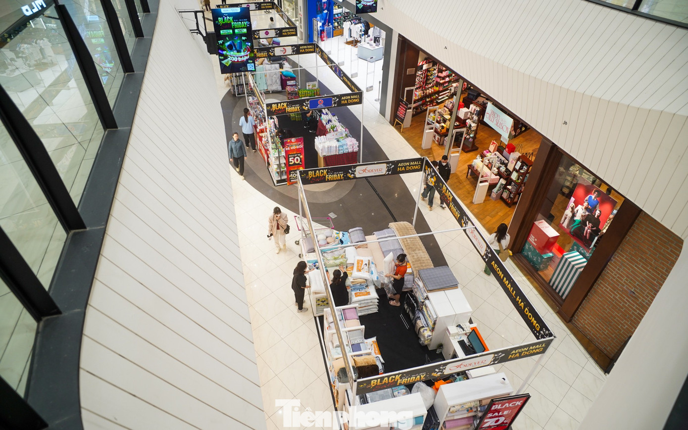 Black Friday giảm giá 'sốc' 90% vẫn ế chỏng ế chơ - Ảnh 12