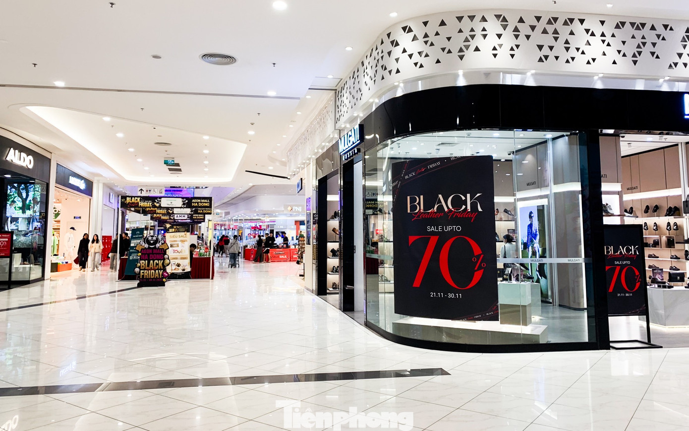 Black Friday giảm giá 'sốc' 90% vẫn ế chỏng ế chơ - Ảnh 1