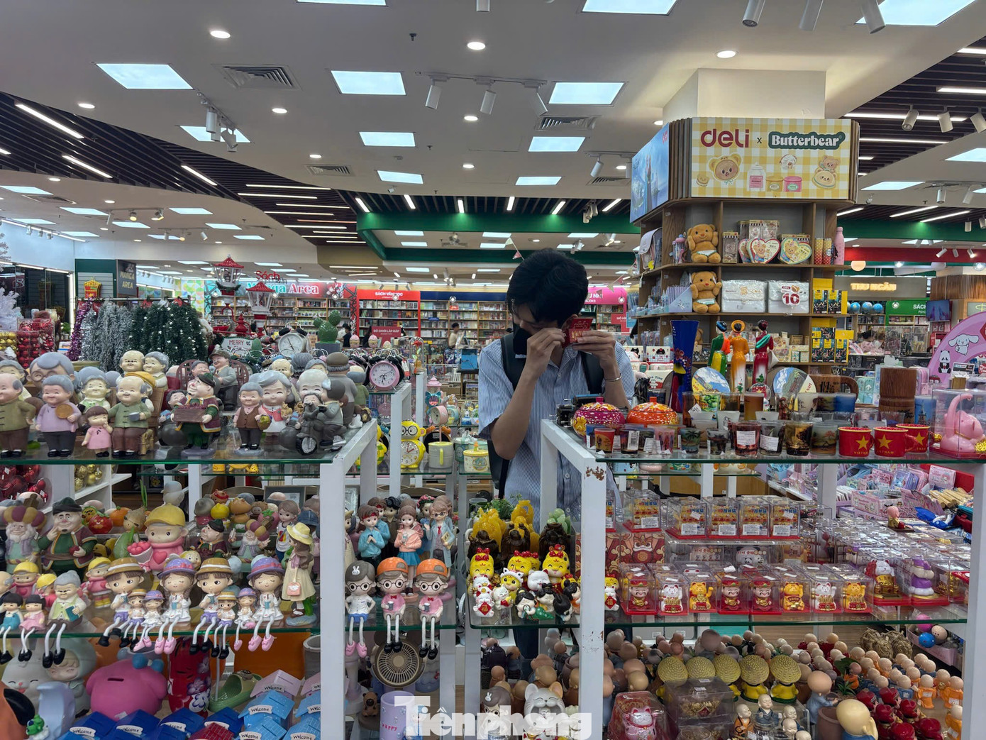 Đồ trang trí Noel xuống phố sớm, giá 'khá mềm' ngay từ đầu mùa - Ảnh 9