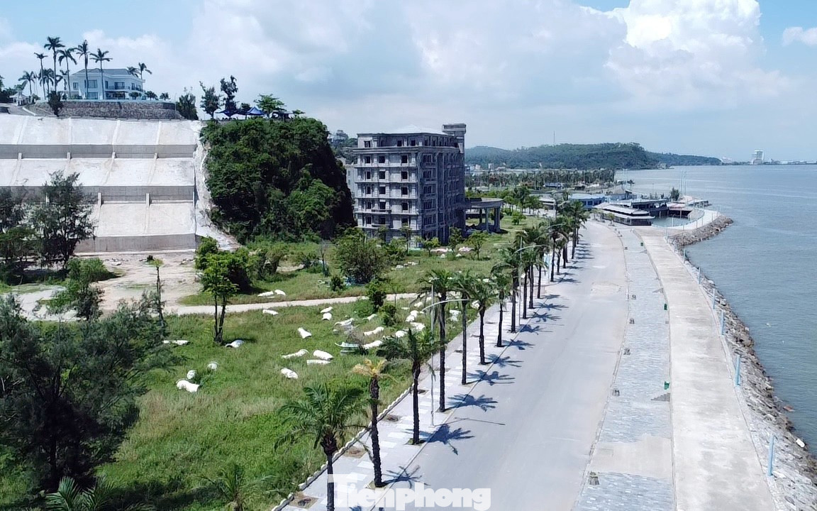 Sốt ruột hình ảnh khách sạn hạng sang 'đắp chiếu' ở Đồ Sơn - Ảnh 1