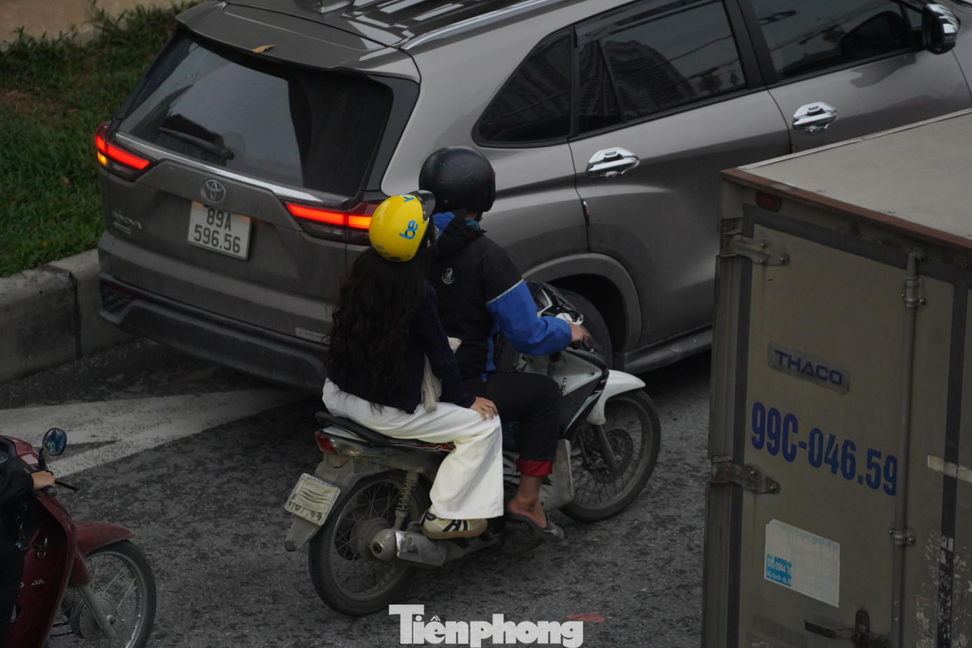 Muôn kiểu chiêu trò che biển né ‘mắt thần’ AI trên đường phố Hà Nội - Ảnh 7