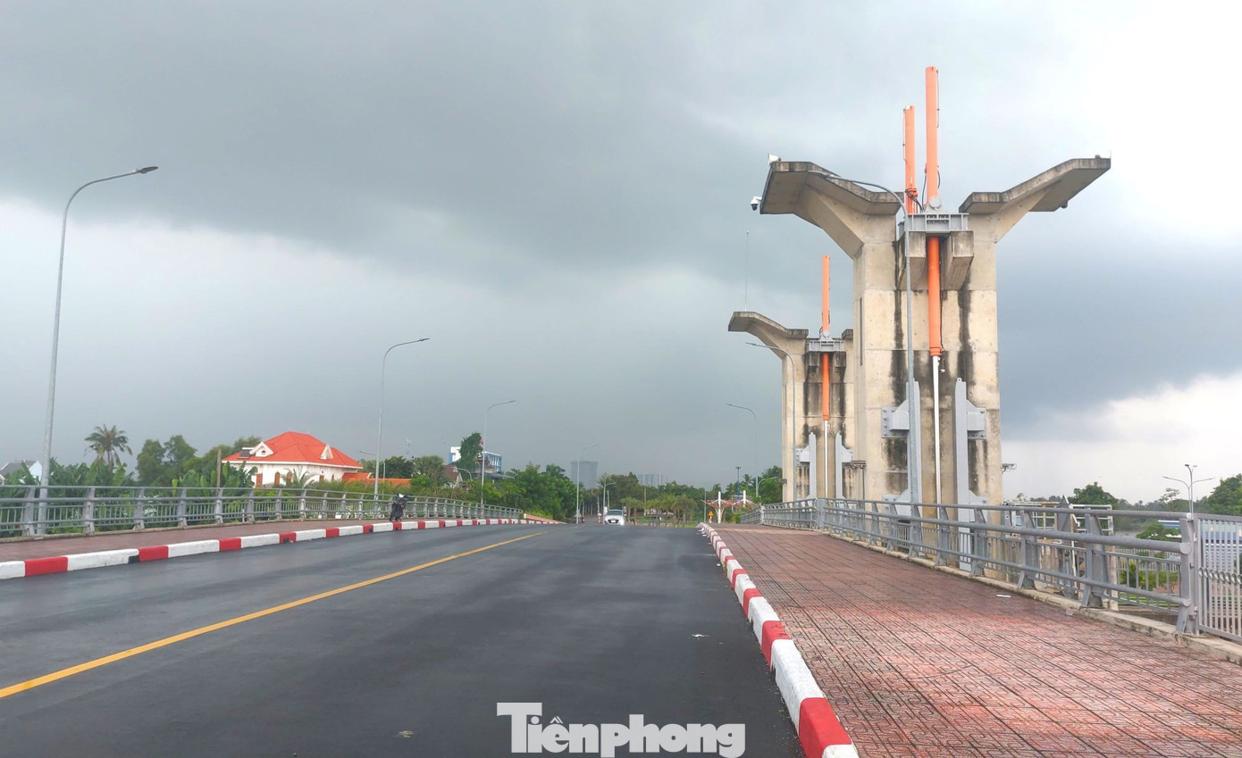 Tận thấy hệ thống tự động ngăn triều, chống ngập phía Bắc TPHCM - Ảnh 11