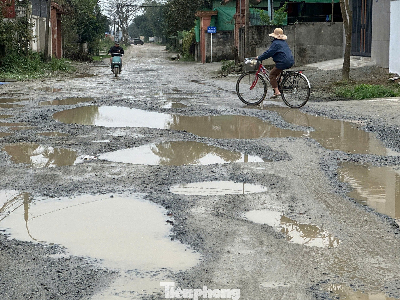 Dự án 851 tỷ thi công ì ạch: Đường nát bét, dân khổ mỗi ngày - Ảnh 5