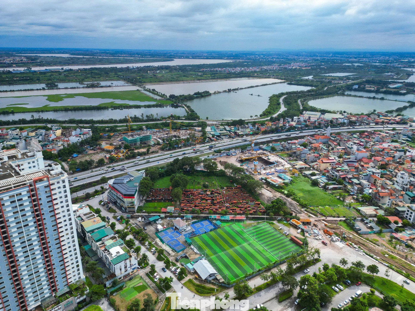 Toàn cảnh tuyến đường hơn trăm tỉ nối hai vành đai Hà Nội đang dần hoàn thiện - Ảnh 2