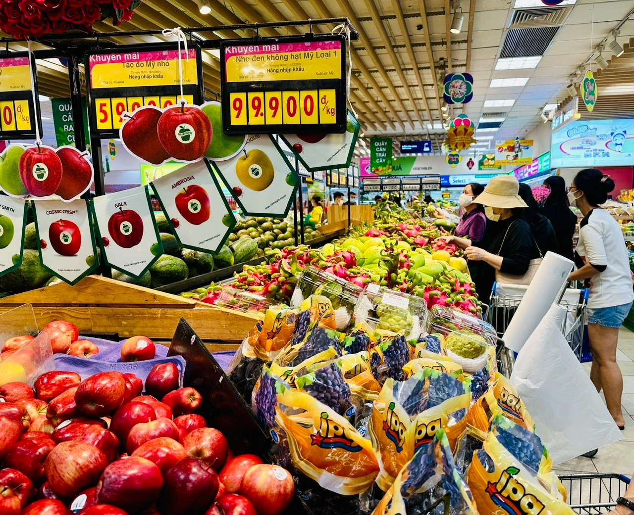 Trái cây Mỹ 'đổ bộ' thị trường Việt, hàng nội có sáng cửa? - Ảnh 1