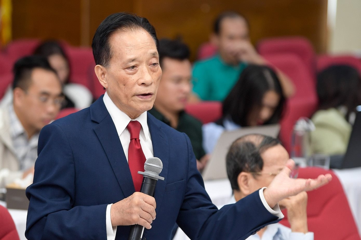 TS. Nguyễn Trí Hiếu: “Việc trữ vàng vật chất tại nhà là một sự lãng phí lớn đối với nền kinh tế” - Ảnh 1