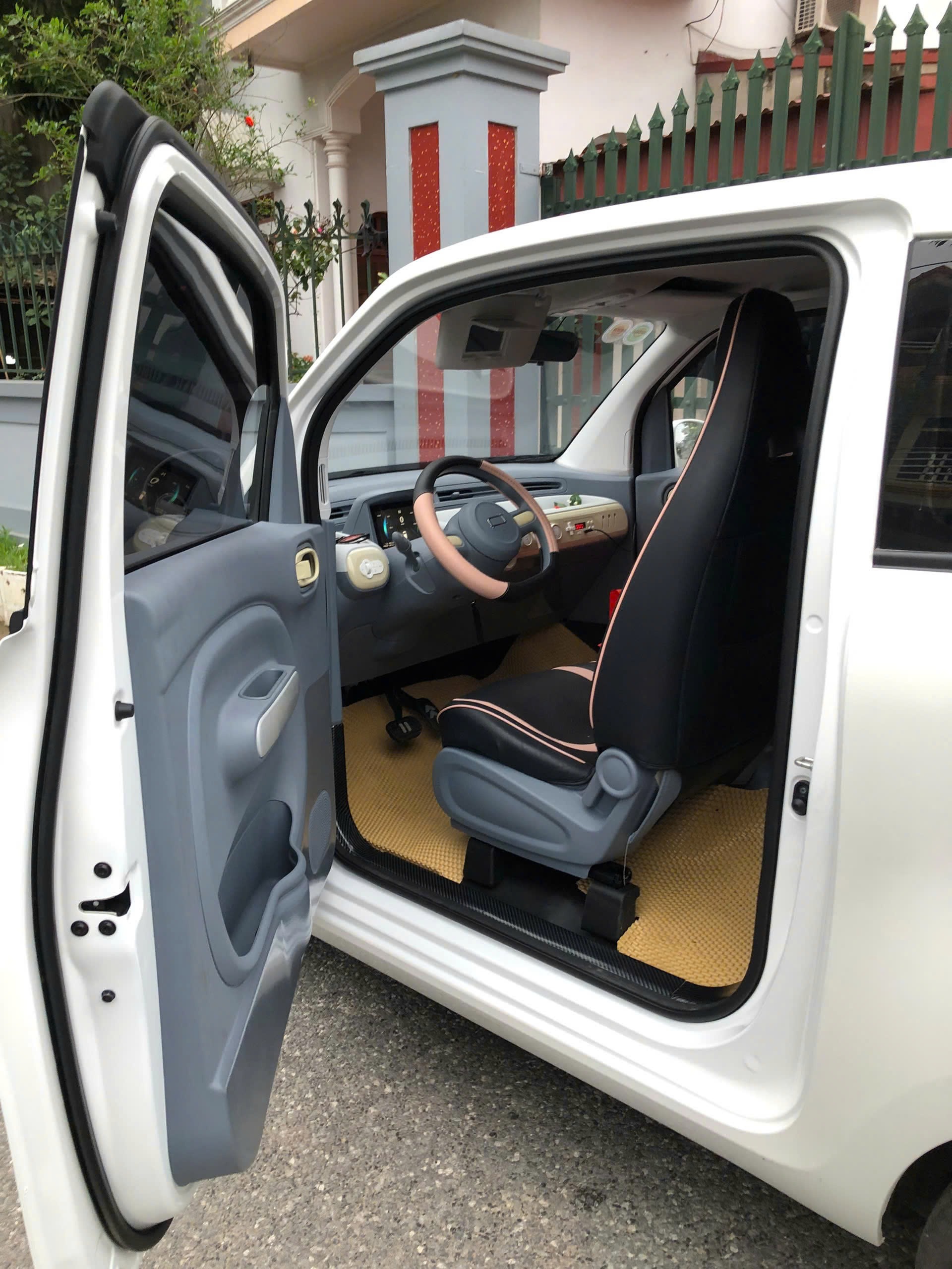 Cô giáo tìm thấy 'nhịp sống mới' mỗi ngày đến lớp với xe điện Bestune Xiaoma - Ảnh 3