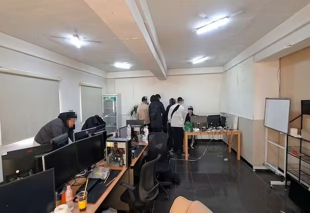 Hiện tượng bất thường trong vụ lừa đảo 438 tỷ đồng vừa bị triệt phá: Điều tra 10.000 tài khoản ngân hàng, số tiền thiệt hại có thể còn tăng - Ảnh 1