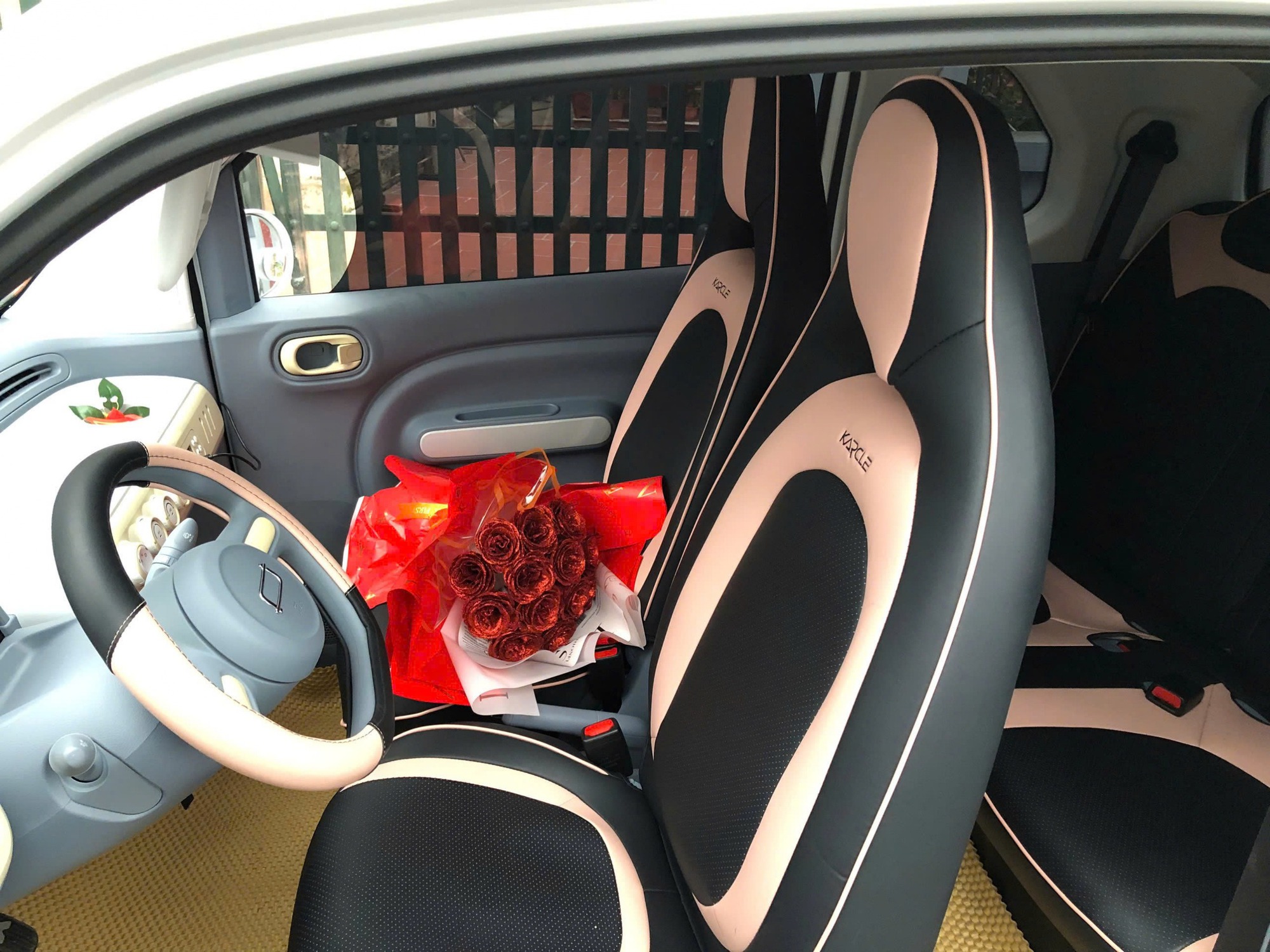 Cô giáo tìm thấy 'nhịp sống mới' mỗi ngày đến lớp với xe điện Bestune Xiaoma - Ảnh 4