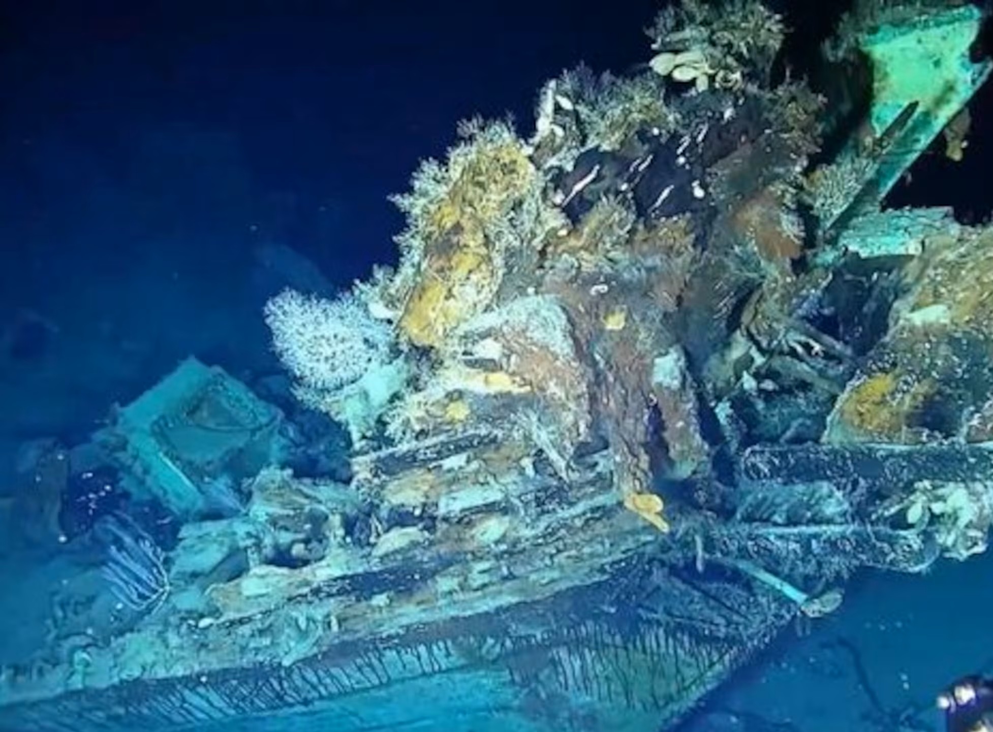 Bắt đầu vớt kho báu vàng, ngọc từ "chiến hạm ma" trị giá 17 tỉ USD - Ảnh 1