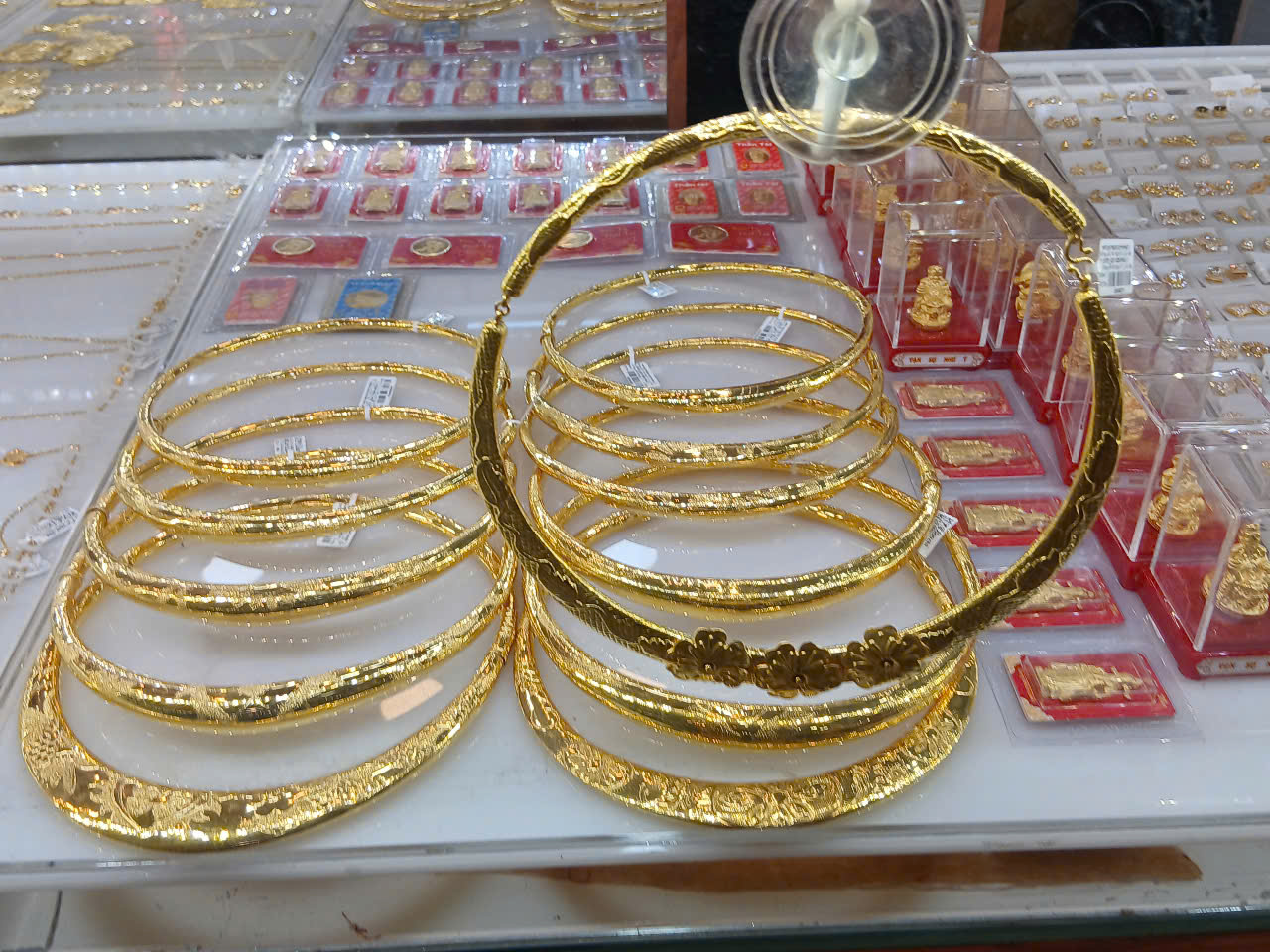 Đề xuất bán vàng 500 triệu đồng trở lên mới nộp thuế - Ảnh 1