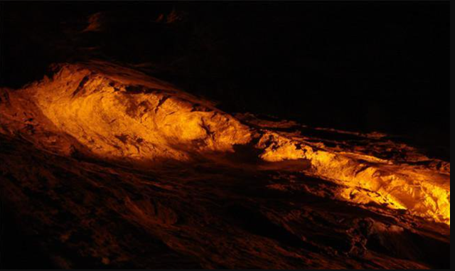 Công nhân báo phát hiện khối vàng 45 tấn trị giá hơn 44.000 tỷ đồng, chính quyền phong tỏa khẩn cấp công viên - Ảnh 1