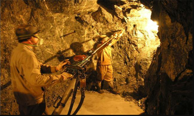 Công nhân báo phát hiện khối vàng 45 tấn trị giá hơn 44.000 tỷ đồng, chính quyền phong tỏa khẩn cấp công viên - Ảnh 3