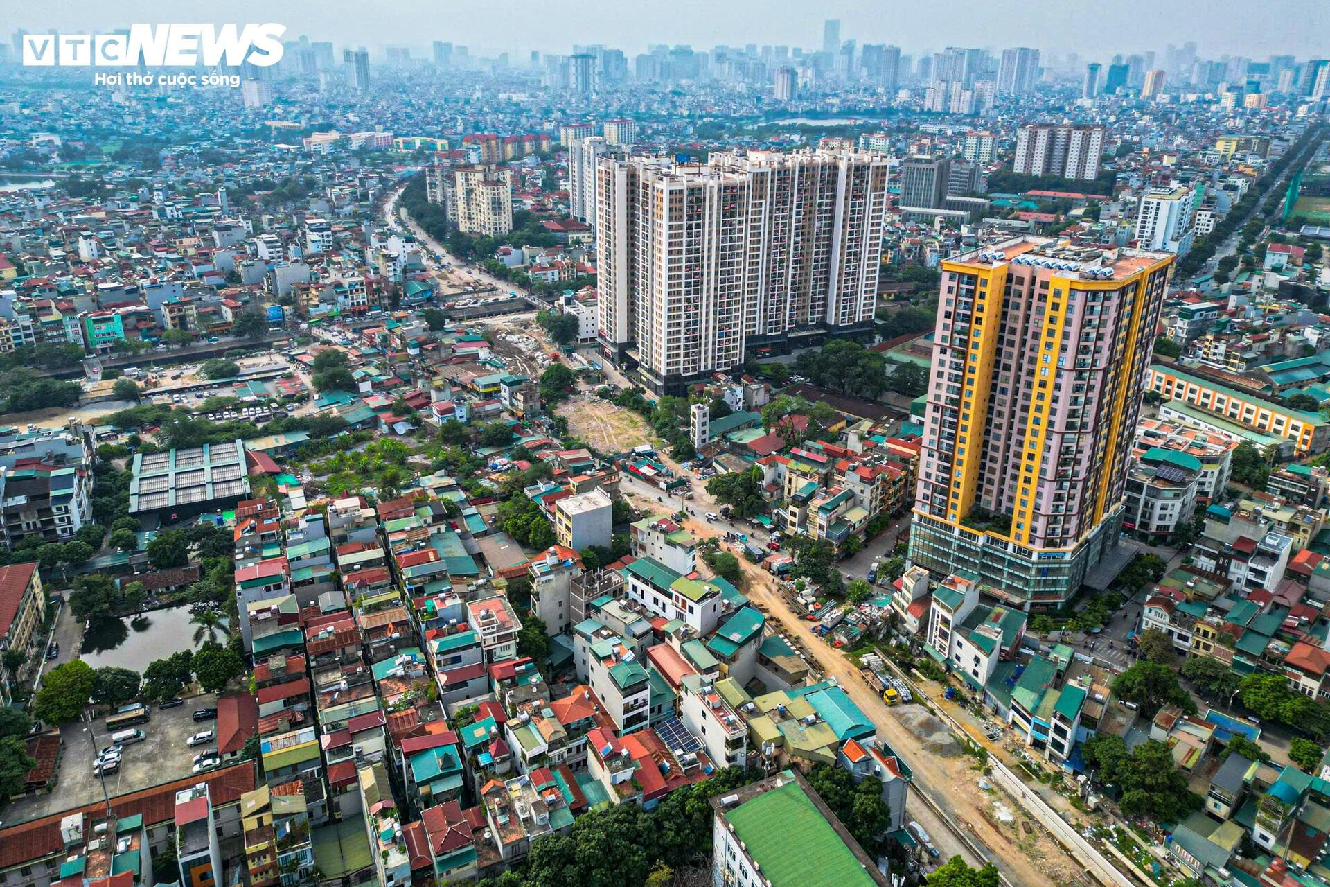 Vành đai 2,5 Hà Nội sáng đèn suốt đêm chạy đua về đích - Ảnh 10