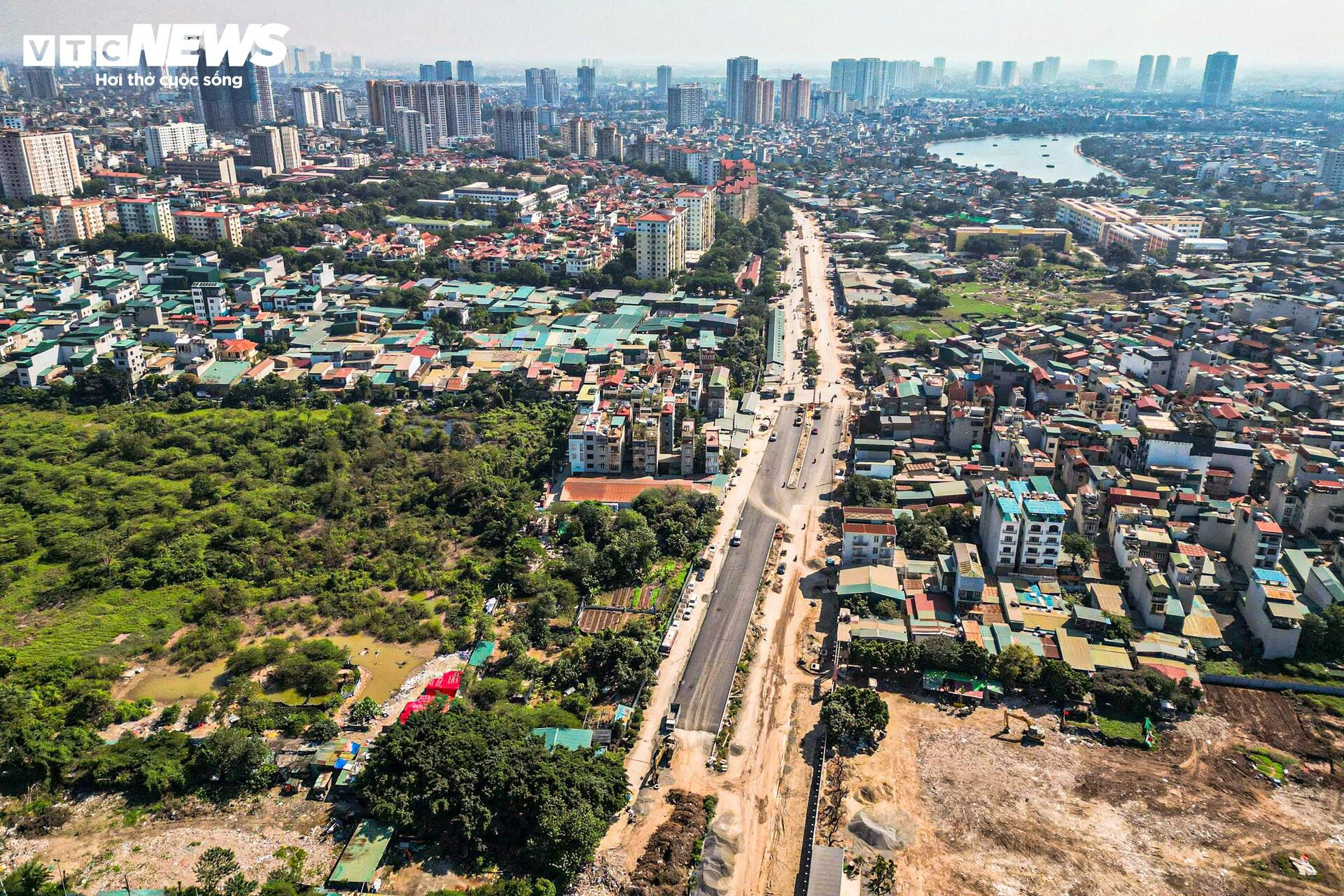 Vành đai 2,5 Hà Nội sáng đèn suốt đêm chạy đua về đích - Ảnh 14