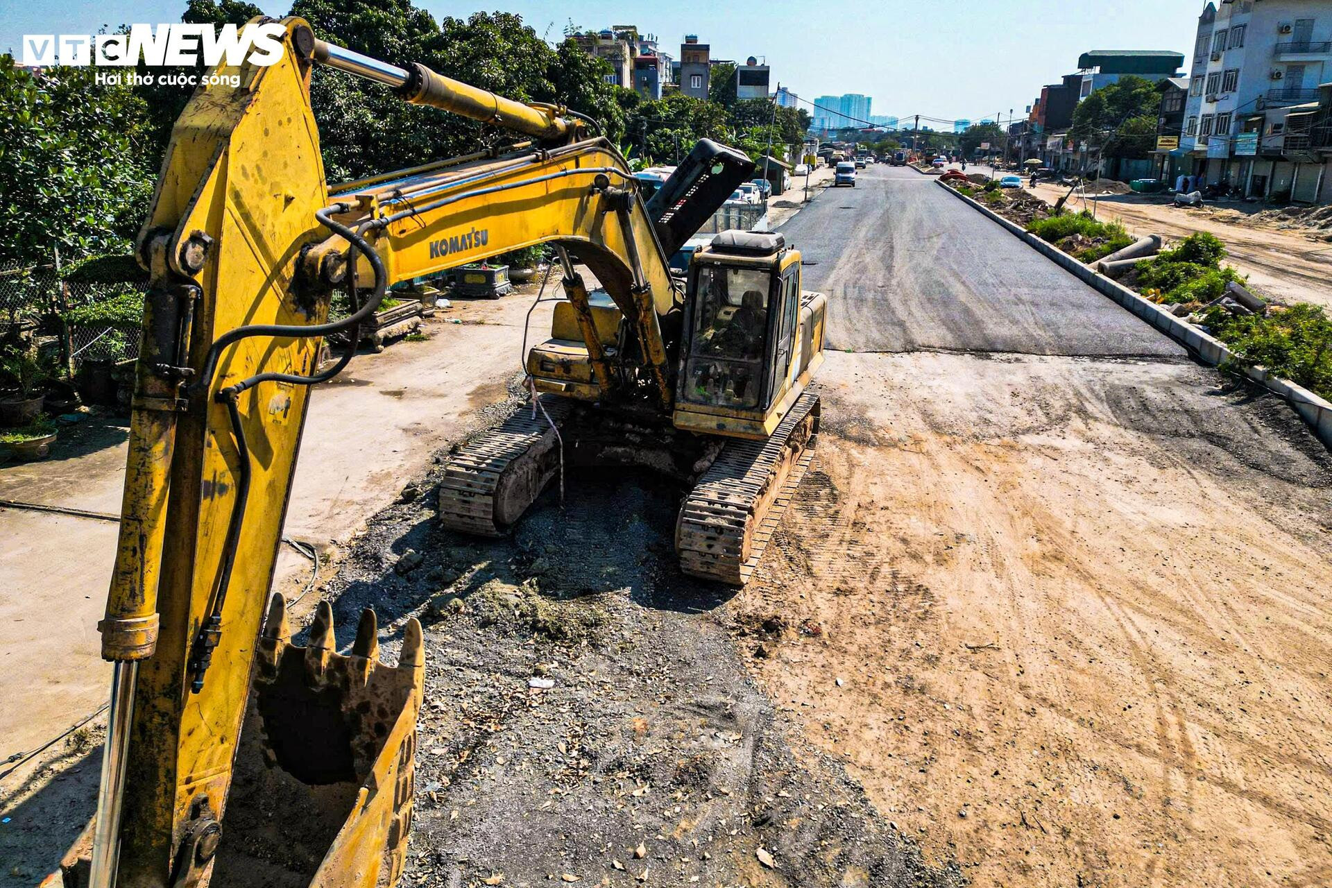 Vành đai 2,5 Hà Nội sáng đèn suốt đêm chạy đua về đích - Ảnh 5