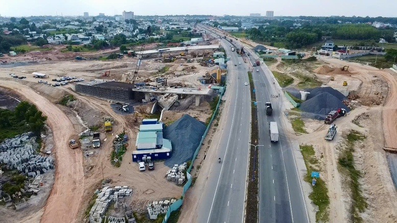 Tin vui từ loạt dự án hạ tầng nghìn tỷ sắp về đích, "cú hích" lớn cho thị trường bất động sản phía Tây TP.HCM - Ảnh 1