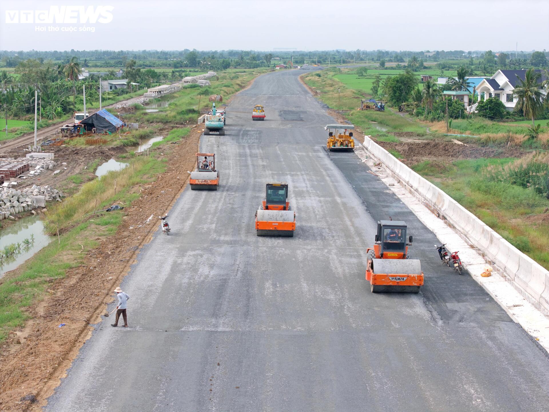 Toàn cảnh Vành đai 3 TP.HCM đoạn qua Tây Ninh tăng tốc về đích - Ảnh 2