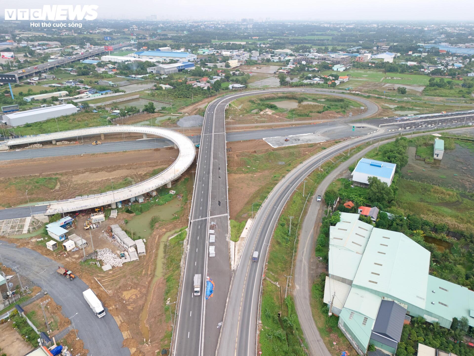 Toàn cảnh Vành đai 3 TP.HCM đoạn qua Tây Ninh tăng tốc về đích - Ảnh 10
