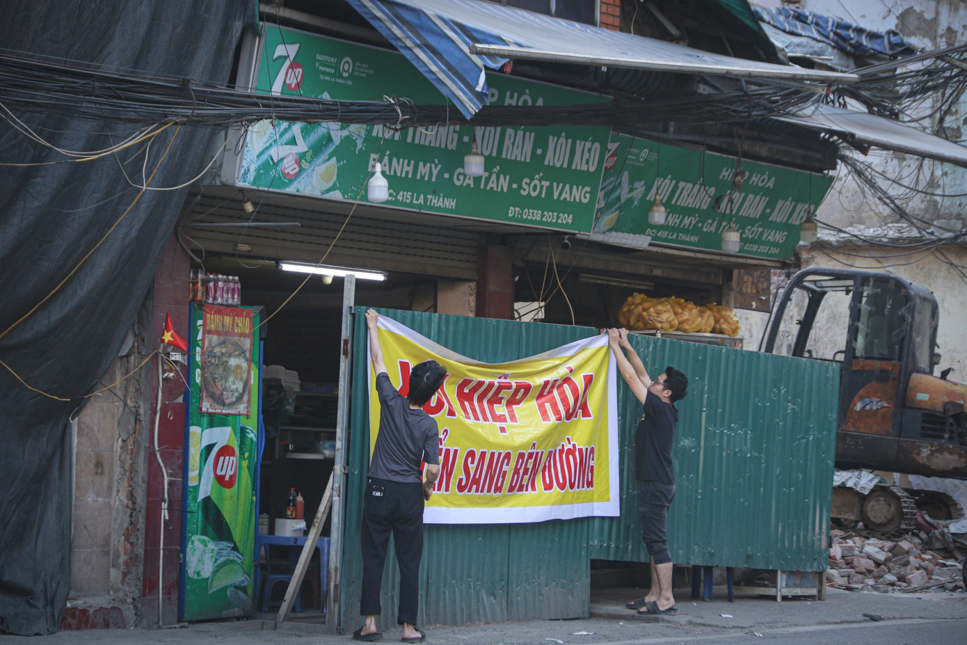 'Chạy nước rút' giải phóng mặt bằng tuyến đường Hoàng Cầu – Voi Phục - Ảnh 6