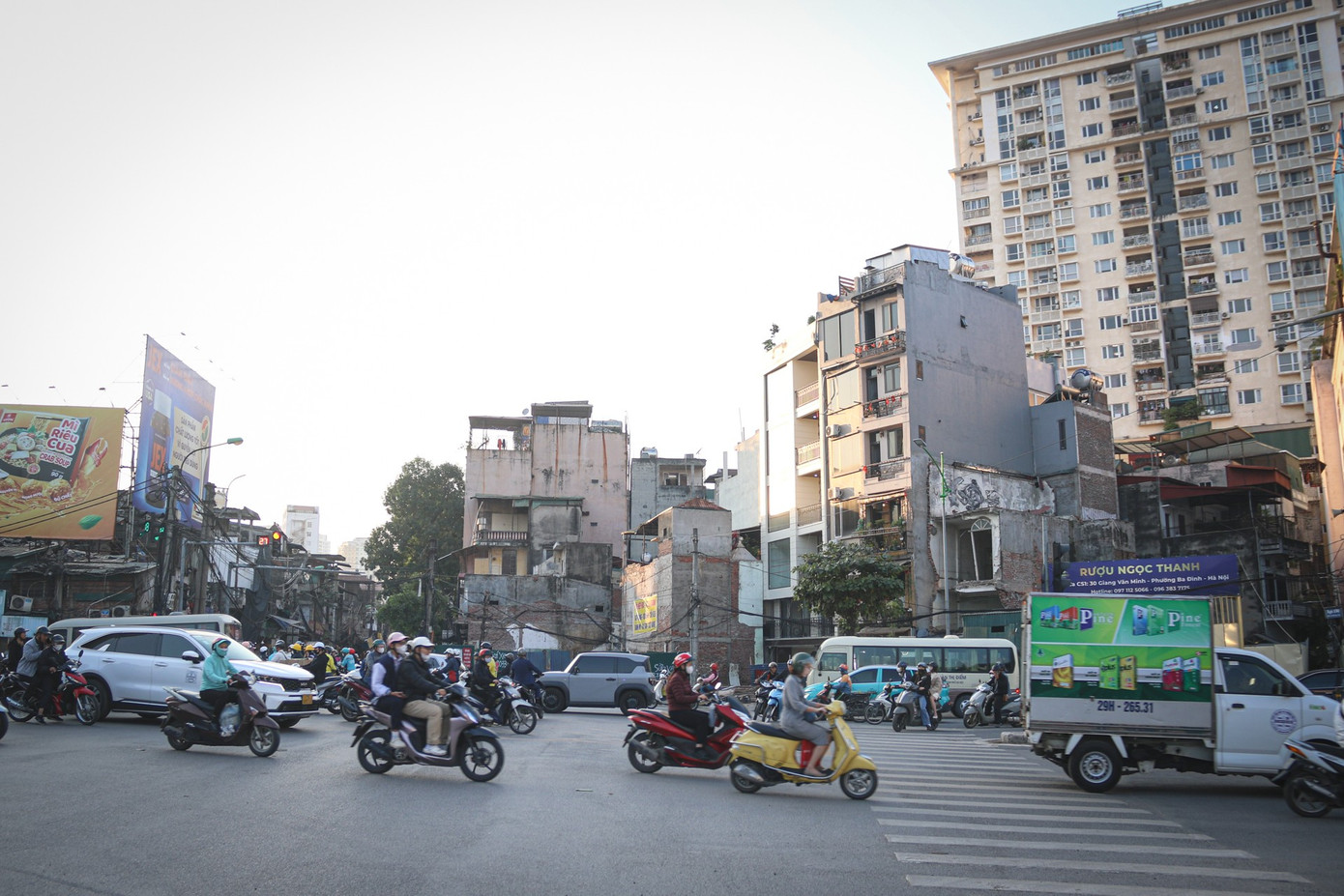 'Chạy nước rút' giải phóng mặt bằng tuyến đường Hoàng Cầu – Voi Phục - Ảnh 4