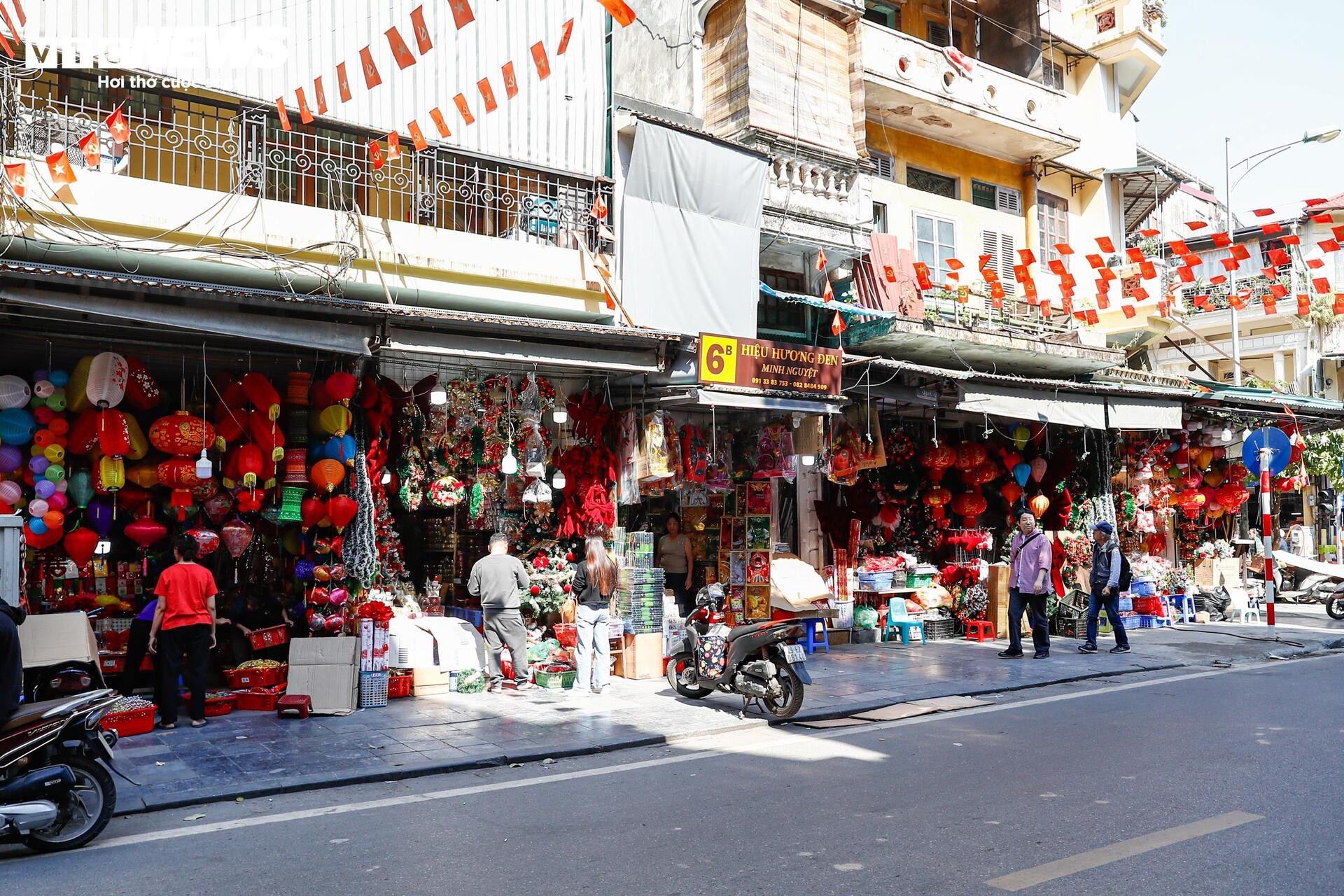 Phố trung tâm Hà Nội ‘lột xác’ sau ngày ra quân dỡ mái che, dọn dẹp vỉa hè - Ảnh 14