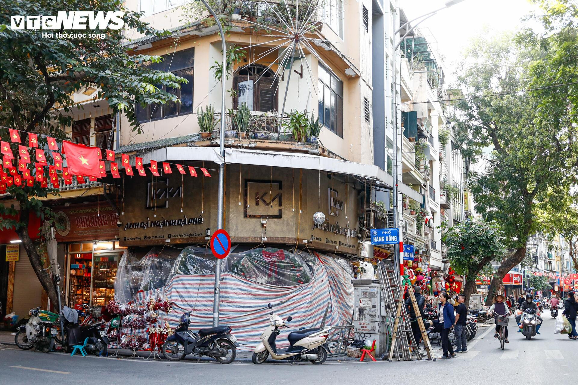 Phố trung tâm Hà Nội ‘lột xác’ sau ngày ra quân dỡ mái che, dọn dẹp vỉa hè - Ảnh 7