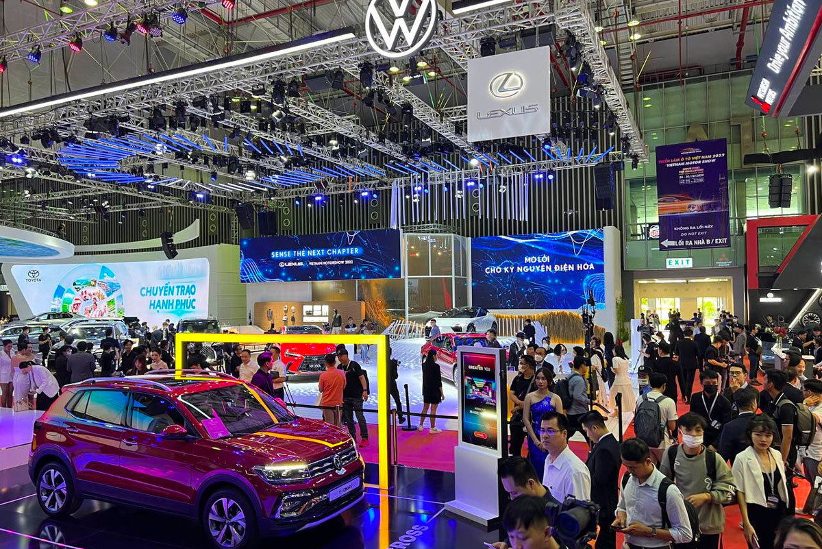 Hàng loạt xe 'quốc dân' giảm giá sâu, kích cầu dịp cuối năm - Ảnh 1