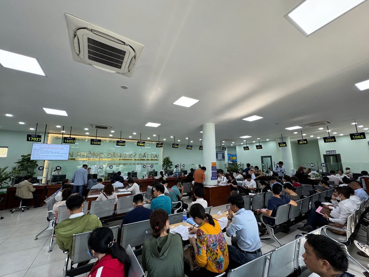 Chưa cần thiết thành lập trung tâm giao dịch bất động sản - Ảnh 1